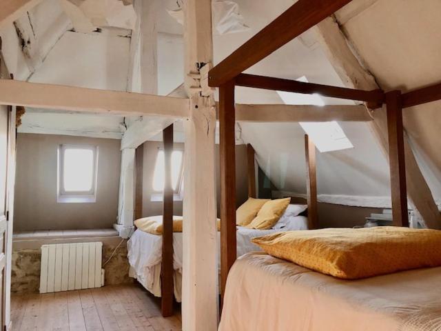 La Maison Sur Les Remparts Донфрон Экстерьер фото